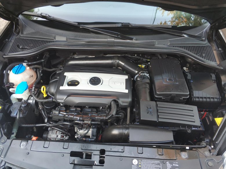 Моторный отсек шкода йети 1.4