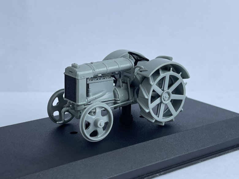 Сборная модель трактор