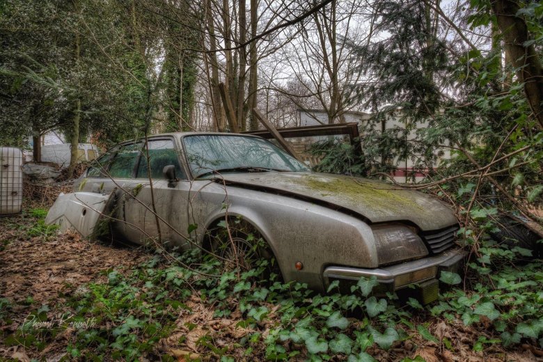 Заброшенный москвич 2141