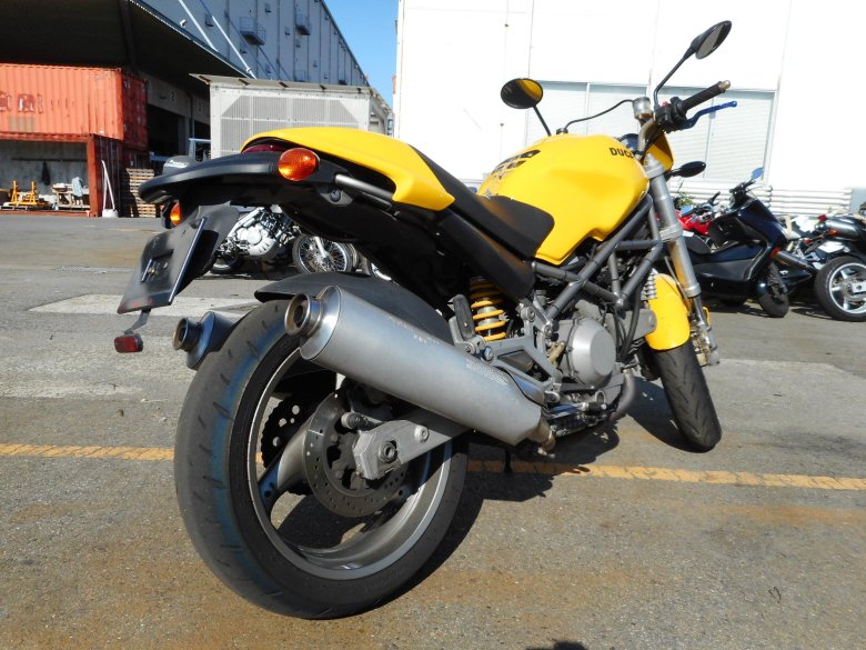 Мотоцикл дукати монстр 900