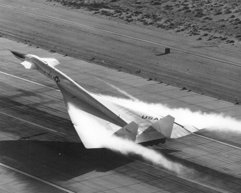 Самолет xb-70 valkyrie