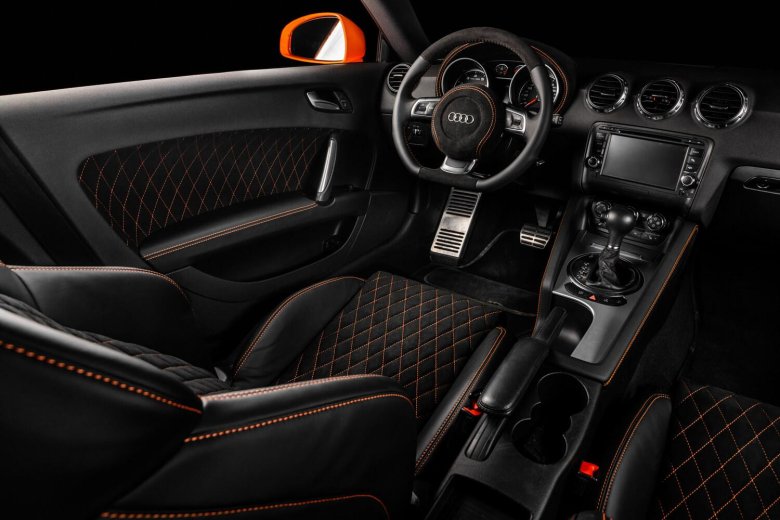 Ауди тт салон алькантара