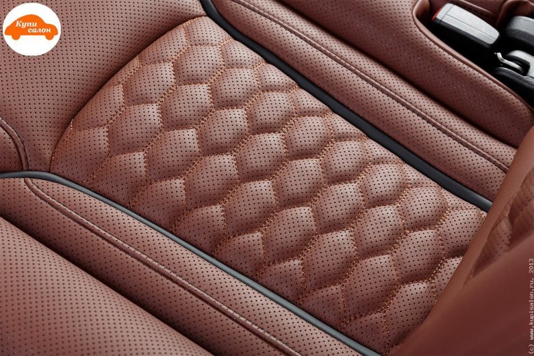 Обивка салона автомобиля