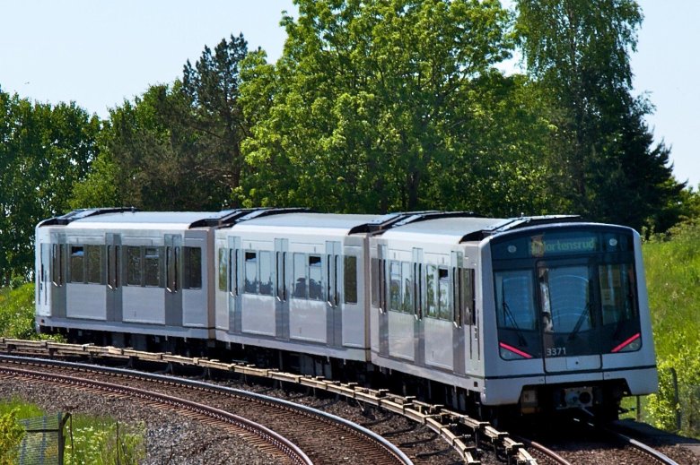 Поезда метро