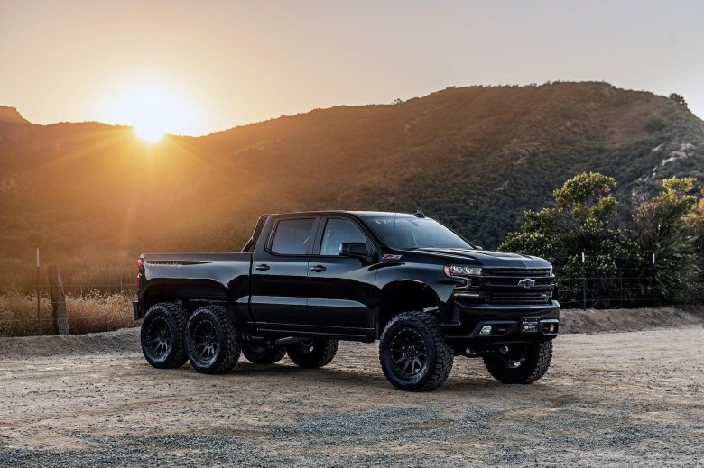 Chevrolet silverado (hennessey goliath 6x6)