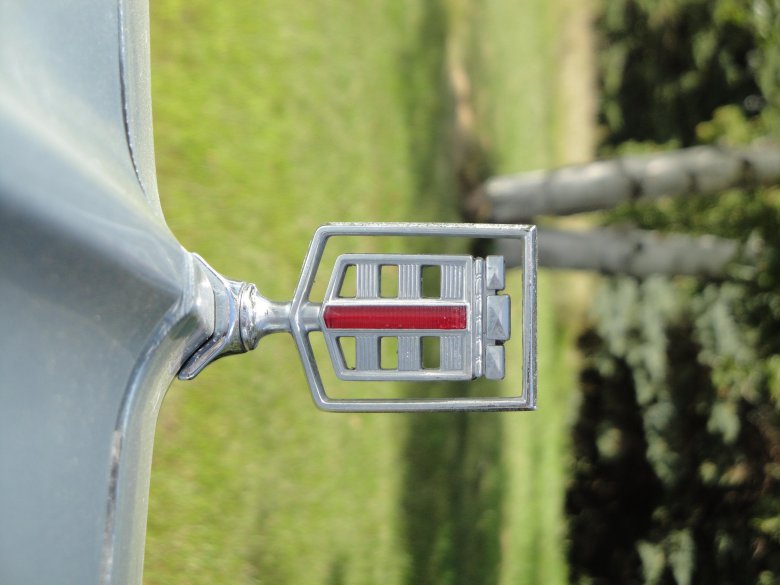 Автомобиль эмблема