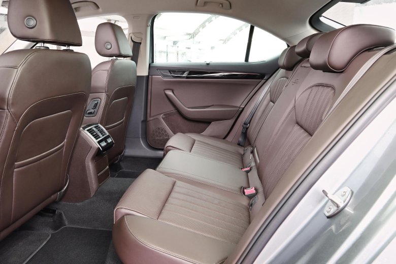 Audi a6 allroad iii (c7)