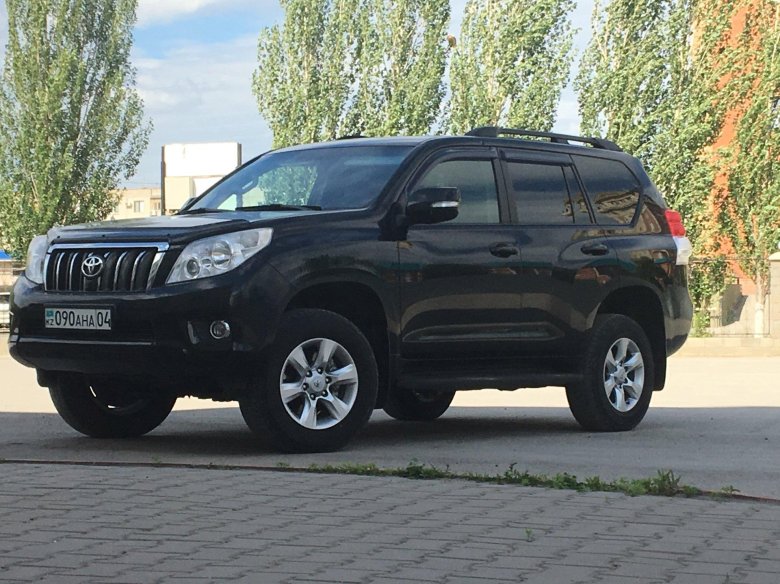 Toyota land cruiser prado black