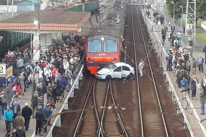 Поезд на вокзале