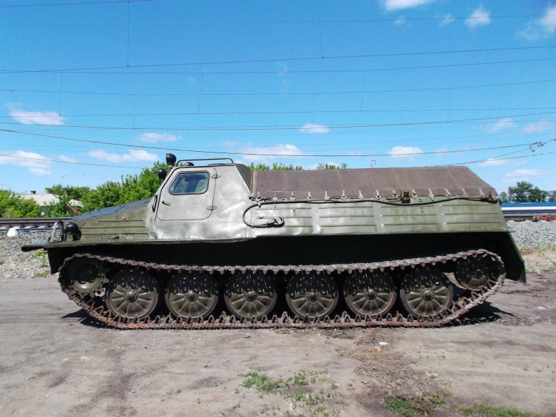 Гусеничный тягач газ 47 гтт