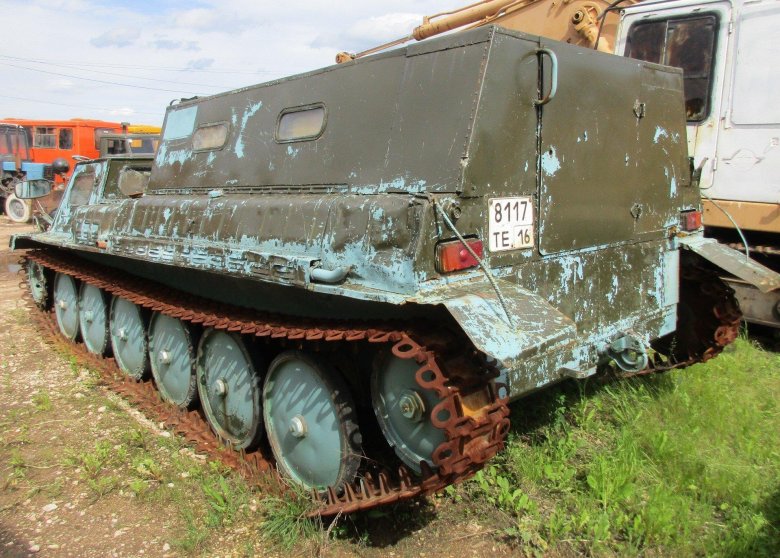 Гусеничный тягач мтлб