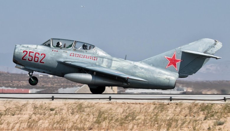 Истребитель миг 15