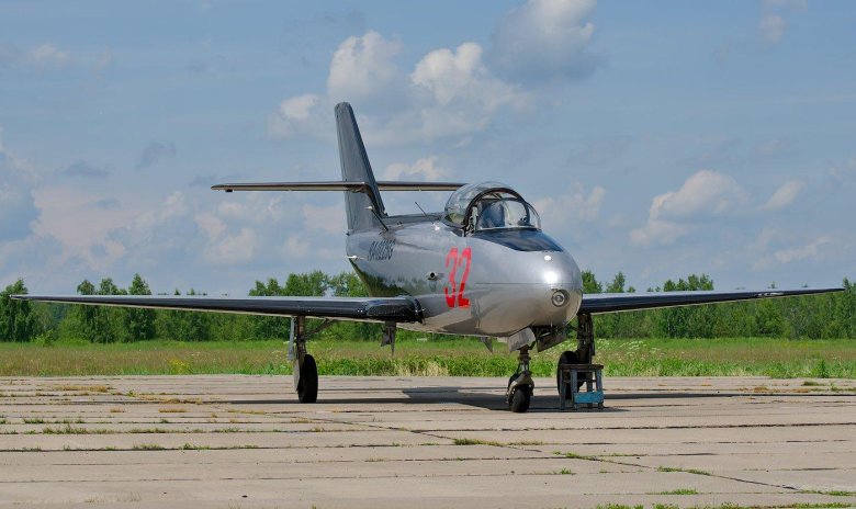 Су-28 самолет