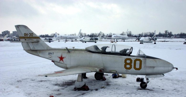 Яковлев як-30 (як-32)