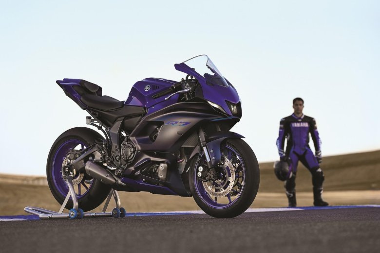 Yamaha r 7