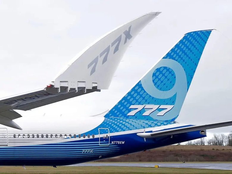 Самолет боинг 777