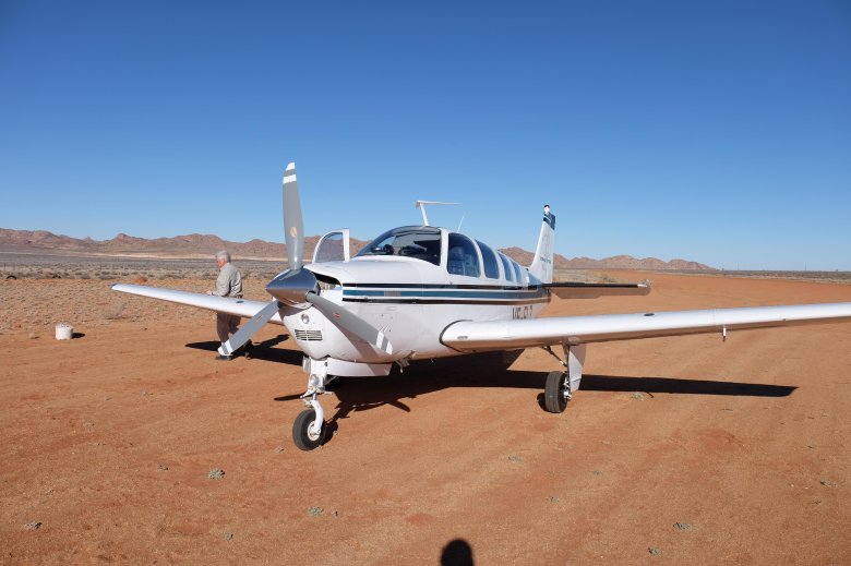 Самолет бичкрафт бонанза