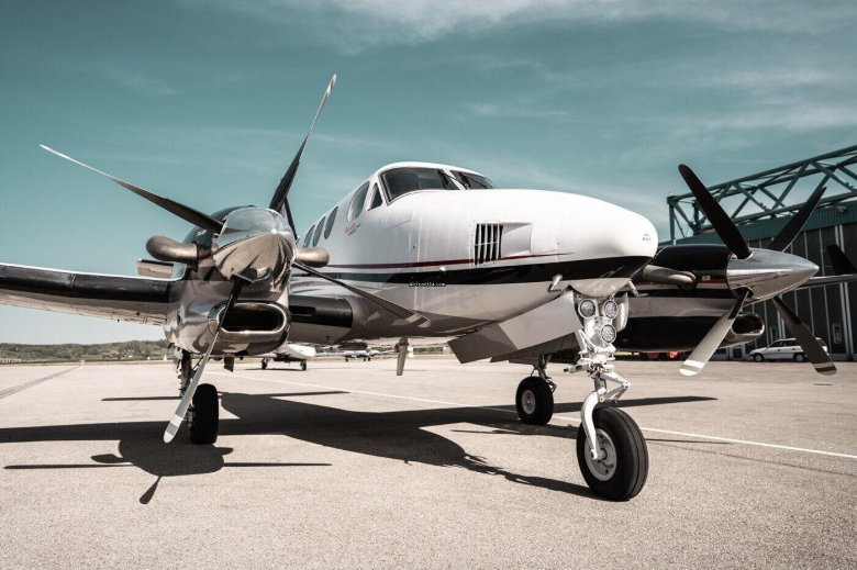 King air c90