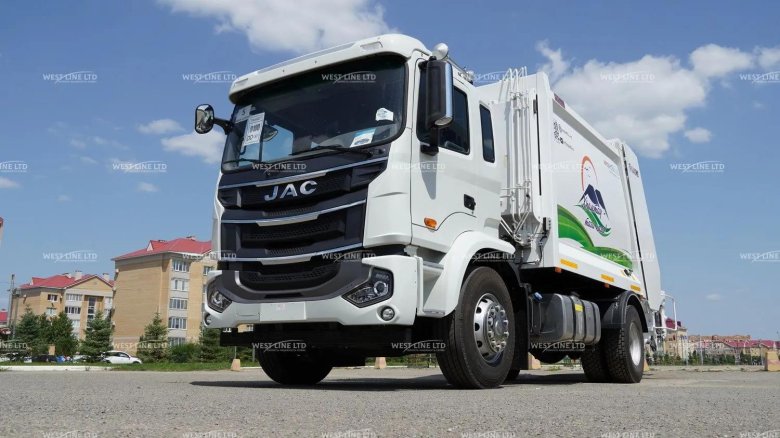 Мусоровоз с задней загрузкой