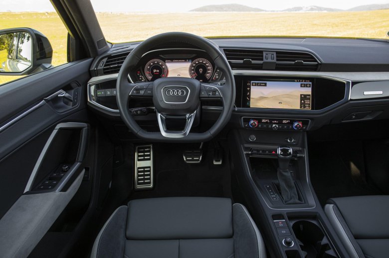 Audi q3 interior