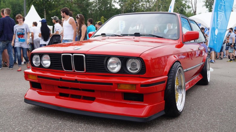 Bmw e30 sedan