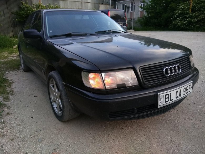 Ауди 100 с4 черная