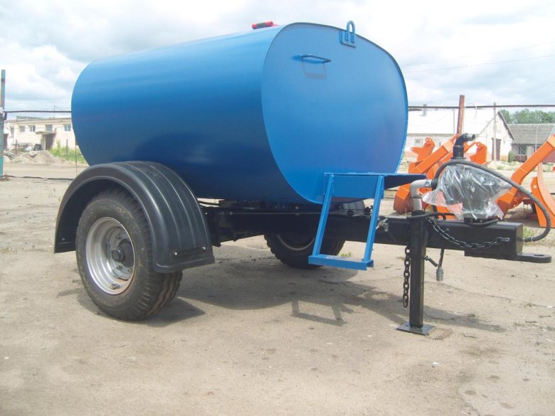 Прицеп цистерна 2000 литров