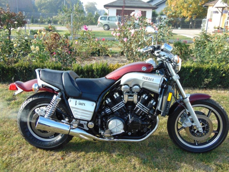 Yamaha v max 1200