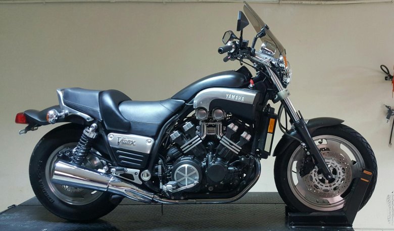 Yamaha v max 2005