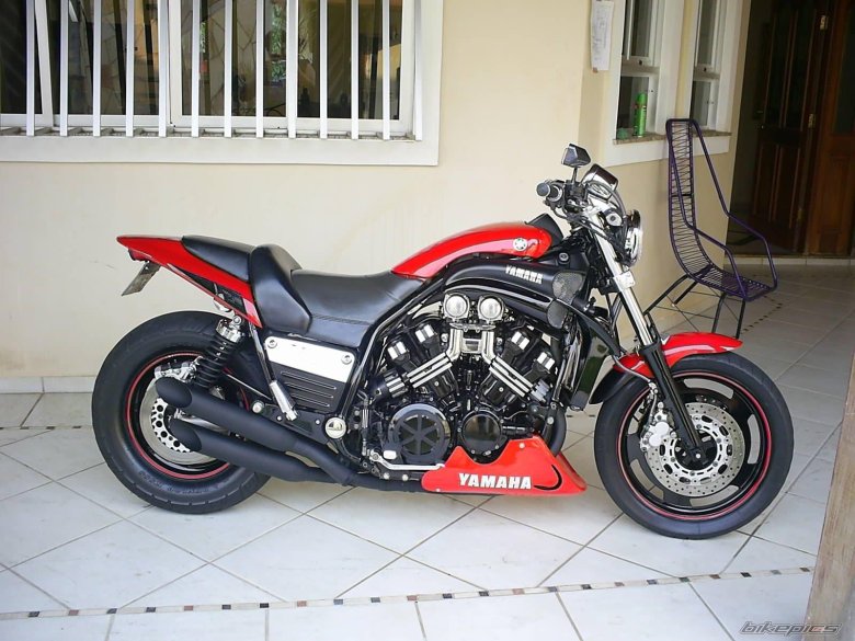Yamaha v max 1200