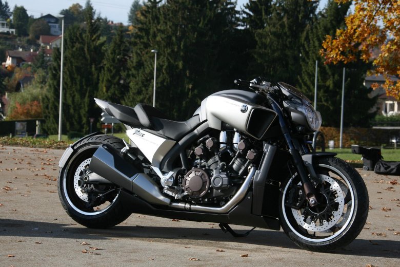 Yamaha v-max 1700 custom