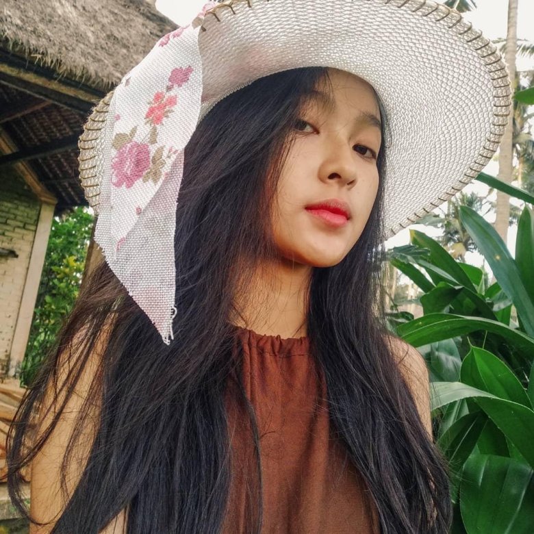 Кореянка девушка