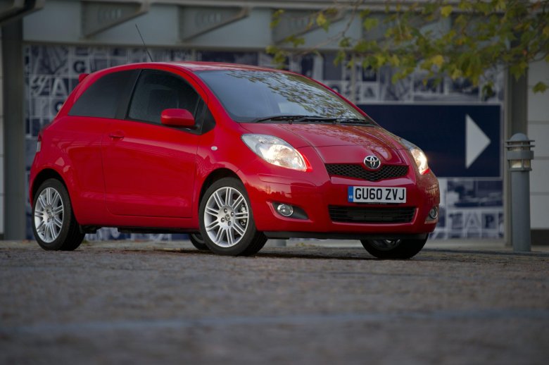 Тойота ярис 2 поколения