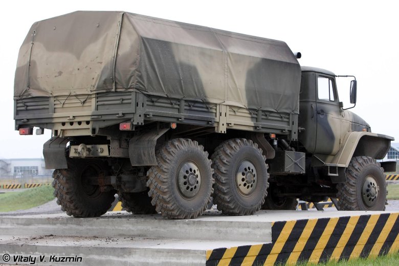 Грузовик урал 4320