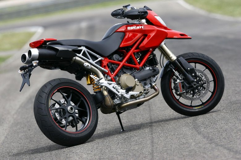 Дукати hypermotard 1100