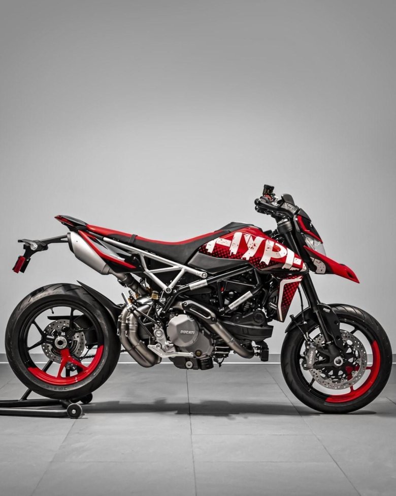 Дукати мотард