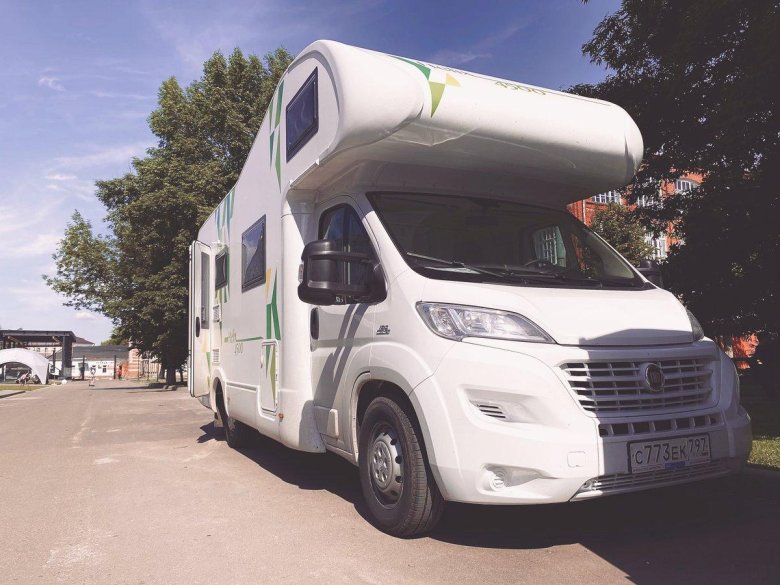 Альковный автодом