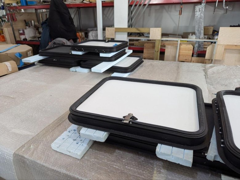 Люк вентиляционный