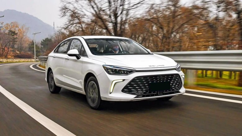 Автомобиль baic u 5 plus