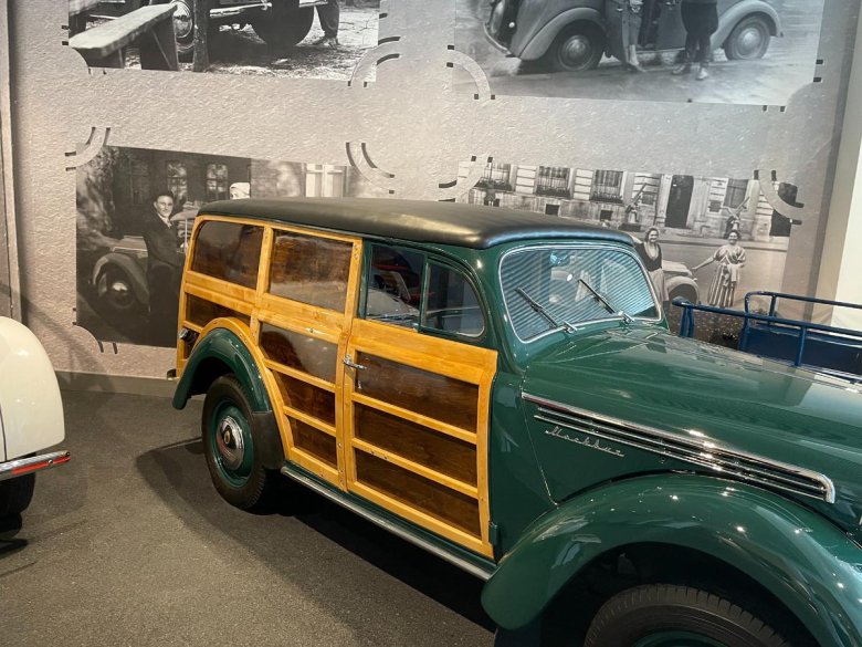 Москвич 400 422