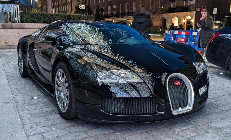 Бугатти вейрон черная