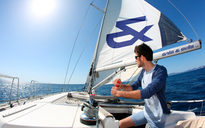 Люди на яхте