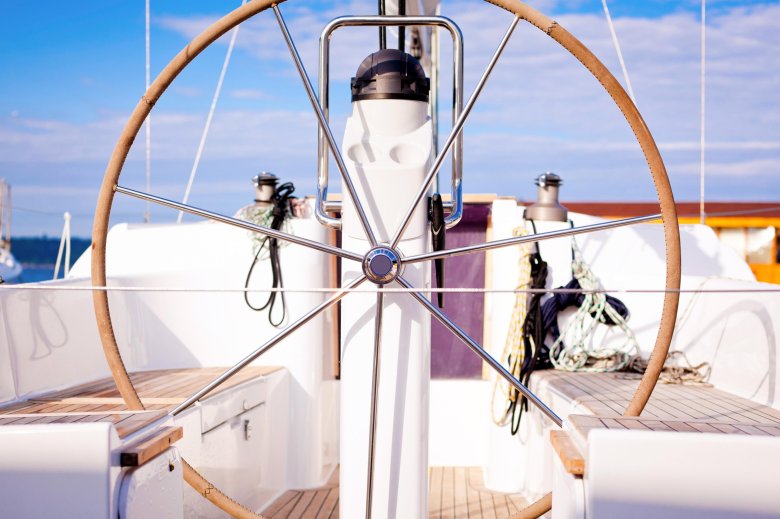 Яхты и катера