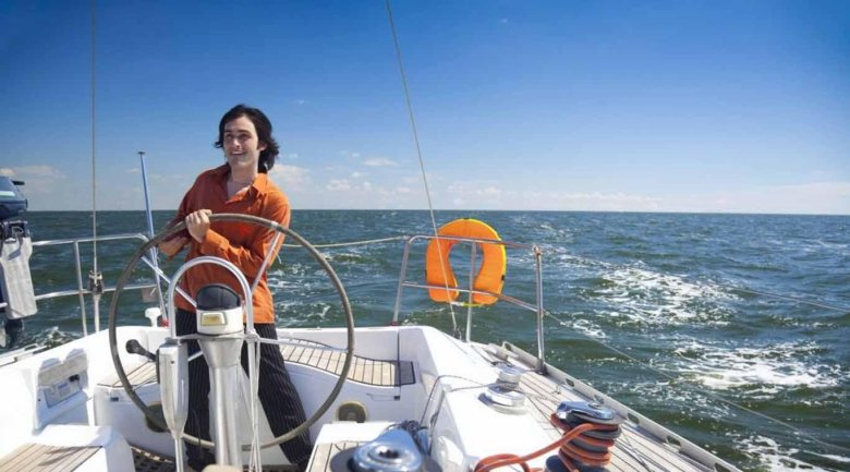 Капитан яхты