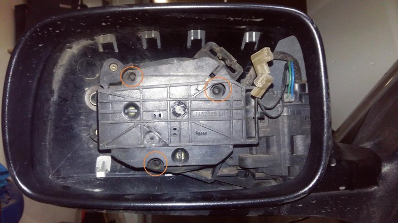 Зеркало тойота авенсис 2008