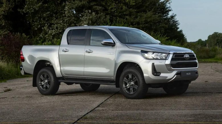 Тойота хайлюкс комплектации