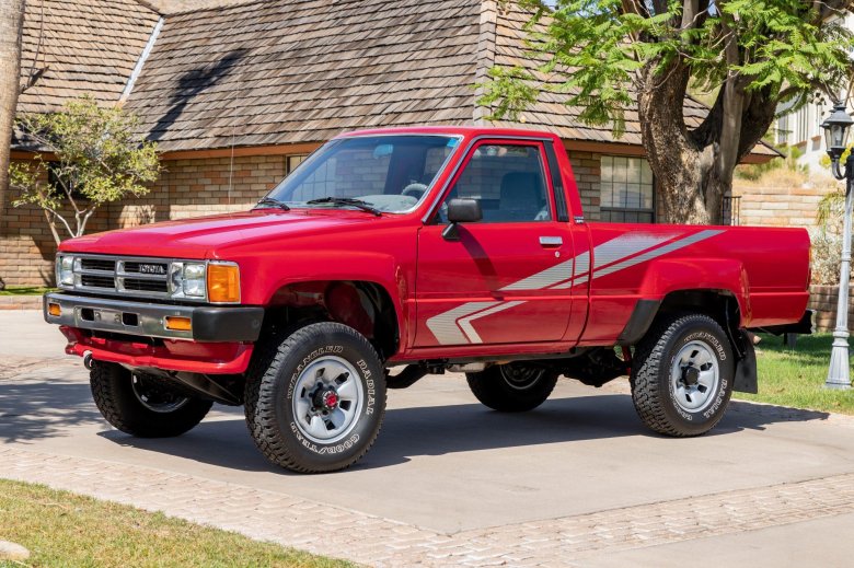 Toyota pickup sr5
