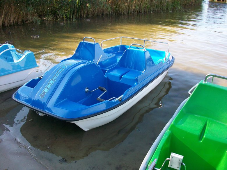 Sava 400 катамаран