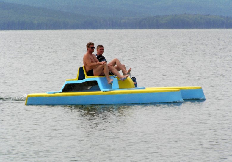 Педальный водный велосипед катамаран апал