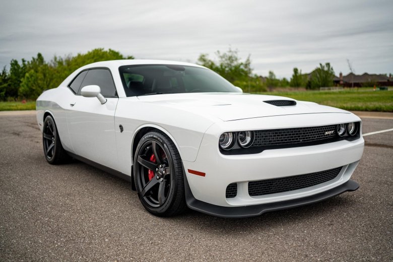 Dodge challenger hellcat 2015